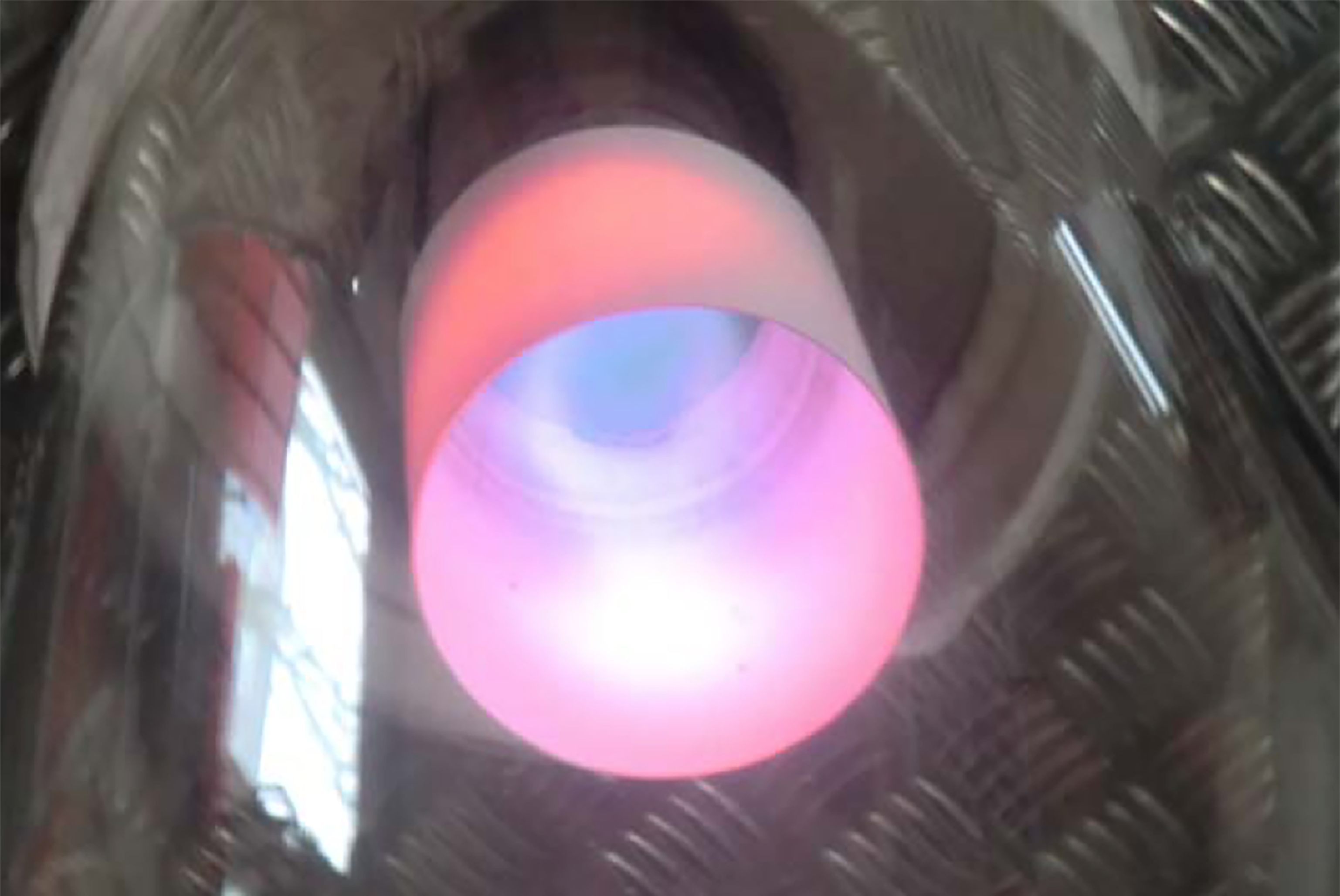 Nanobeschichtete Brennerrohre sorgen für einen effizienteren und saubereren Verbrennungsprozess